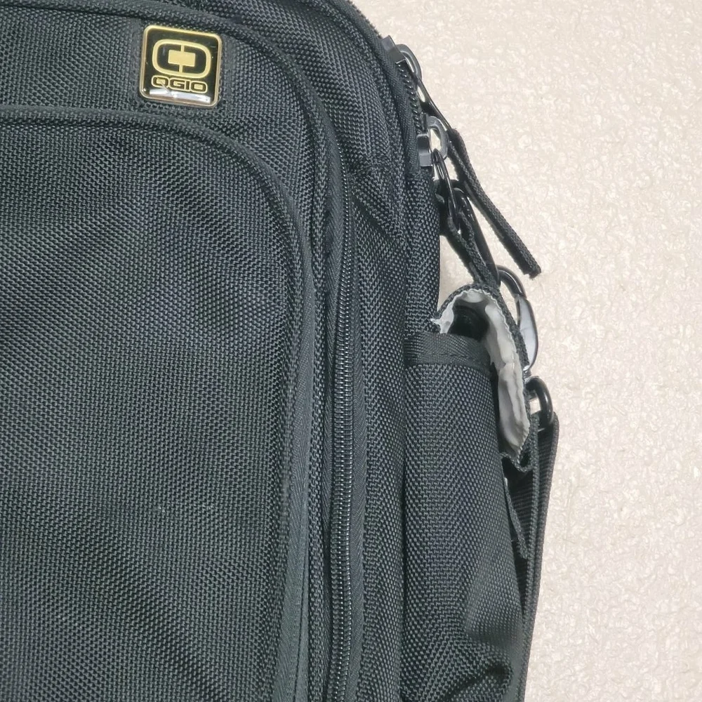 Charlotte Checkers OGIO Briefcase Shoulder Messenger Laptop Computer Black Bag